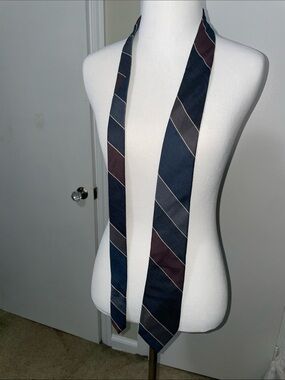 Vintage Jonny Carson Classic Striped Men's Tie